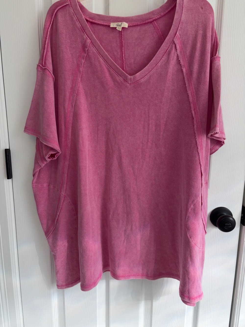 easel Pink Mineral Washed V-Neck Short Sleeve Women's Top NWOT